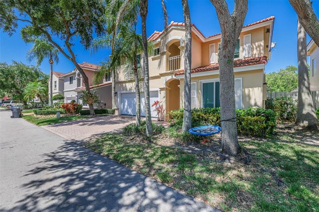1065 Weeping Willow Way, Hollywood, FL 33019