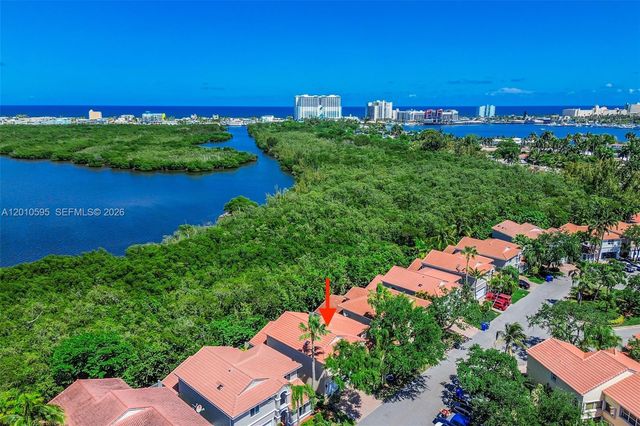 1065 Weeping Willow Way, Hollywood, FL 33019