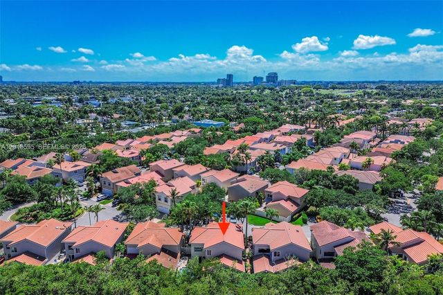 1065 Weeping Willow Way, Hollywood, FL 33019