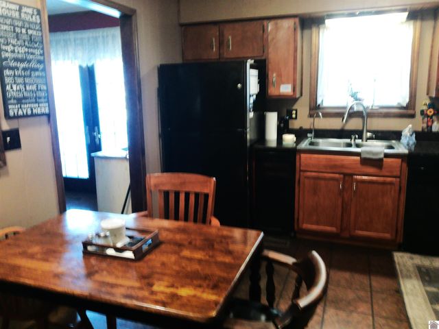 6051 Oakhaven Dr, Paducah, KY 42003