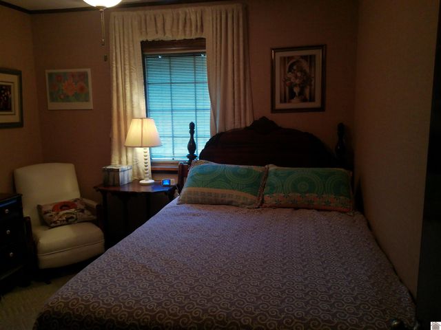 6051 Oakhaven Dr, Paducah, KY 42003