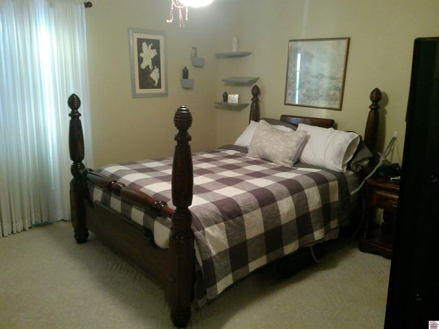 6051 Oakhaven Dr, Paducah, KY 42003