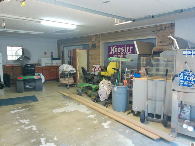 6051 Oakhaven Dr, Paducah, KY 42003