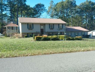 6051 Oakhaven Dr, Paducah, KY 42003