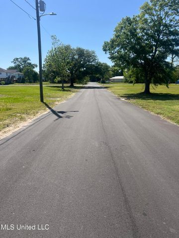 375 Pearl Street, Biloxi, MS 39530