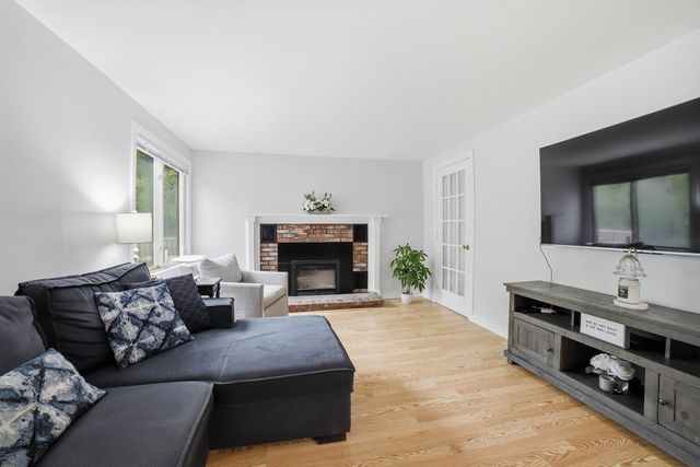 11 Scenic Drive, Worcester, MA 01602