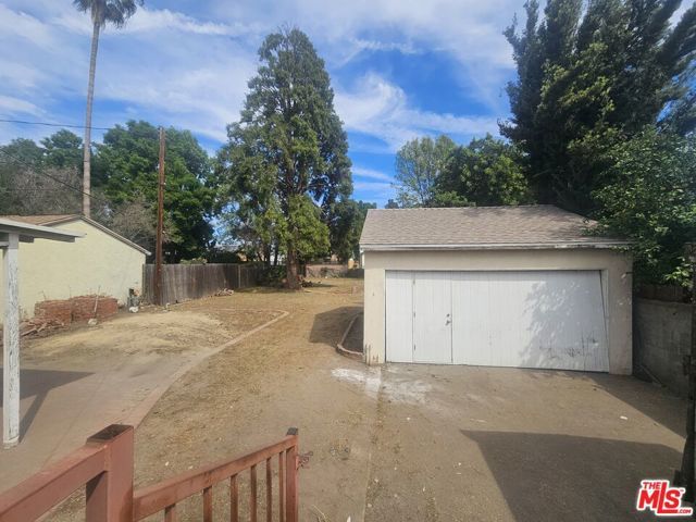 6834 Encino Avenue, Van Nuys (los Angeles), CA 91406