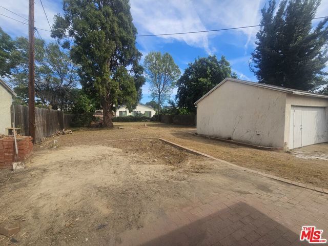 6834 Encino Avenue, Van Nuys (los Angeles), CA 91406