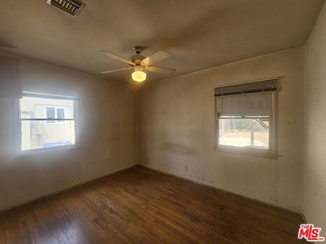 6834 Encino Avenue, Van Nuys (los Angeles), CA 91406