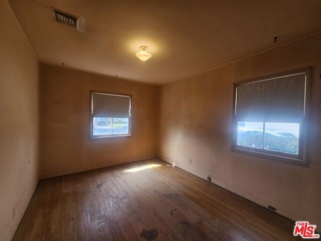 6834 Encino Avenue, Van Nuys (los Angeles), CA 91406