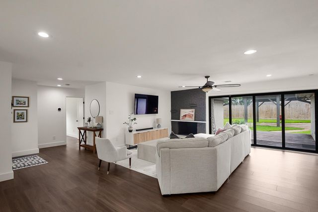 5207 Wigton Drive, Houston, TX 77096