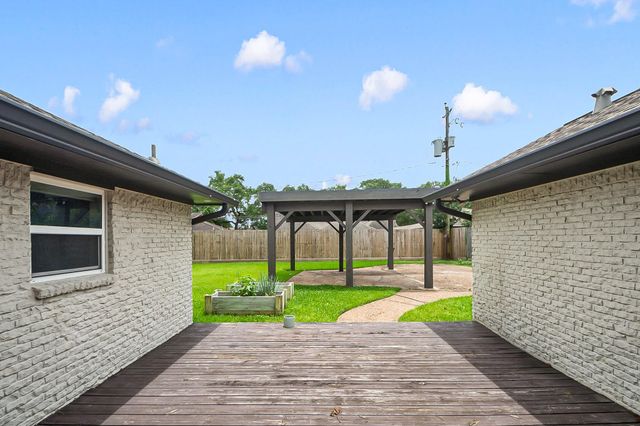 5207 Wigton Drive, Houston, TX 77096