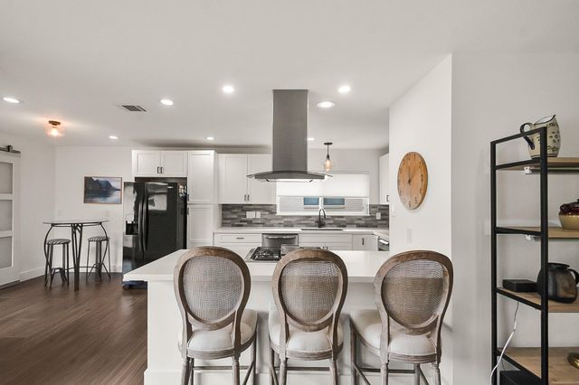 5207 Wigton Drive, Houston, TX 77096