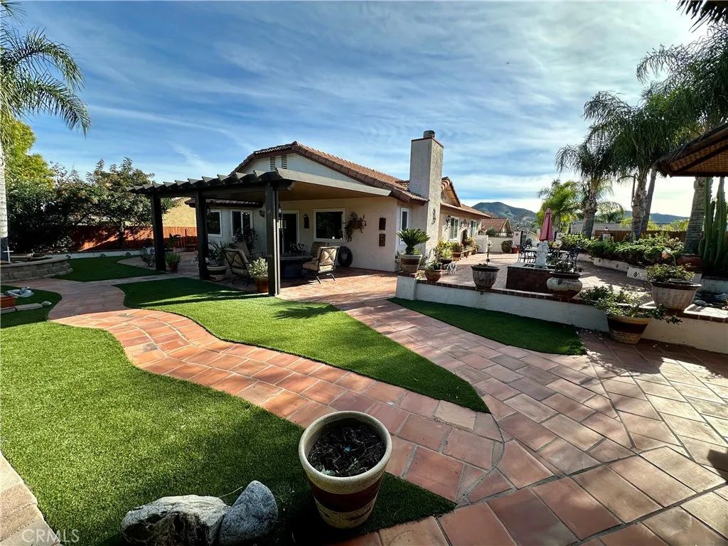 23856 Outrigger, Canyon Lake, CA 92587
