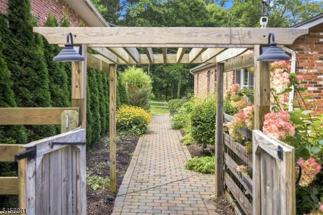 14 End O Lane Trl, Vernon Twp., NJ 07461