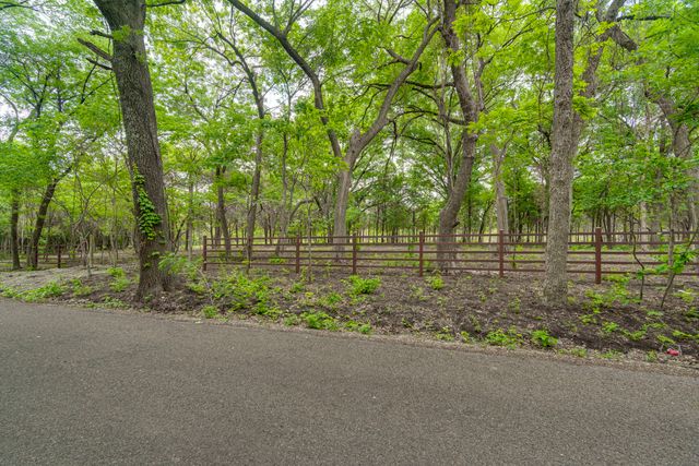 000 Becky Lane, Waxahachie, TX 75165