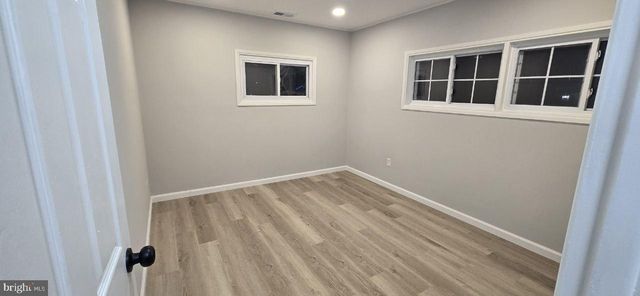 35 BEECHTREE RD, Levittown, PA 19057