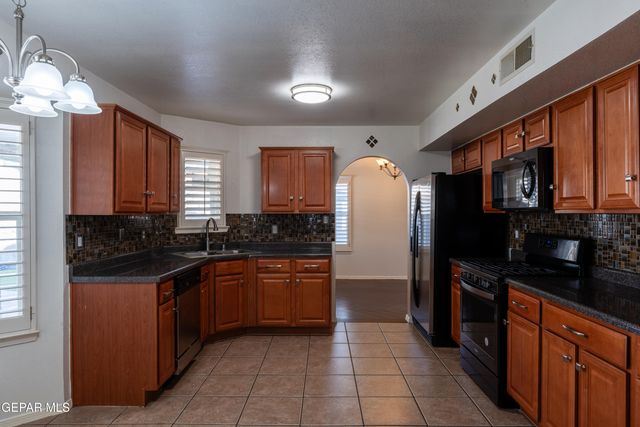 12297 Kingsgate Court, El Paso, TX 79928