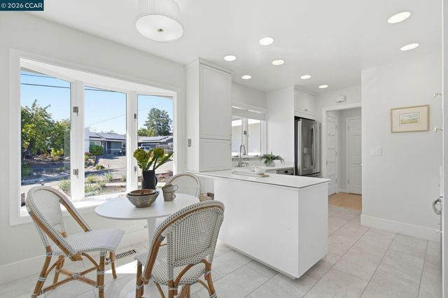 91 Shuey Dr, Moraga, CA 94556