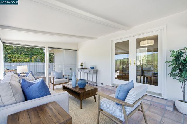 91 Shuey Dr, Moraga, CA 94556