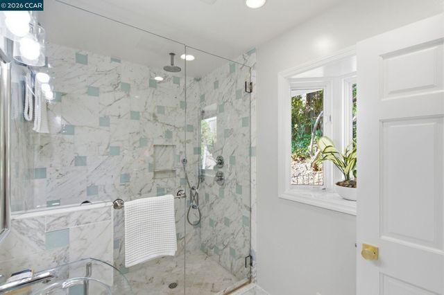 91 Shuey Dr, Moraga, CA 94556