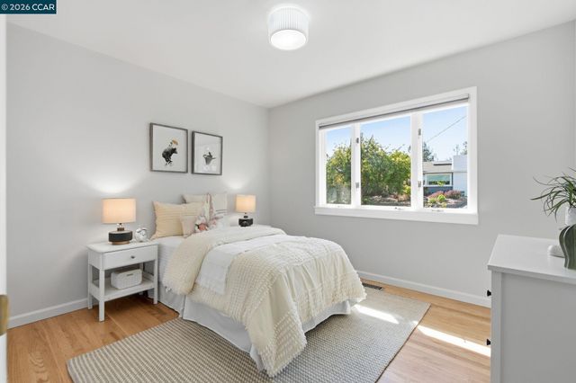 91 Shuey Dr, Moraga, CA 94556