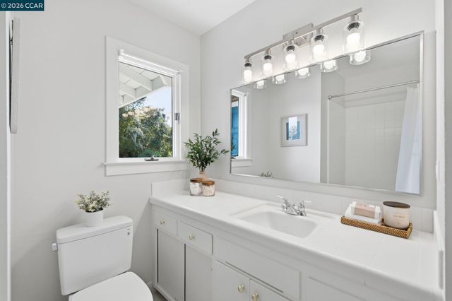 91 Shuey Dr, Moraga, CA 94556