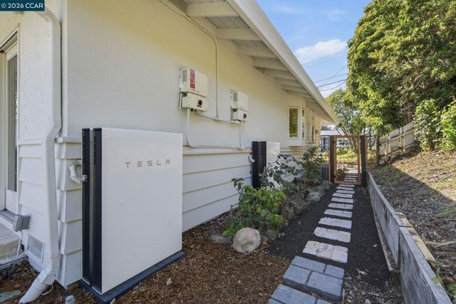 91 Shuey Dr, Moraga, CA 94556