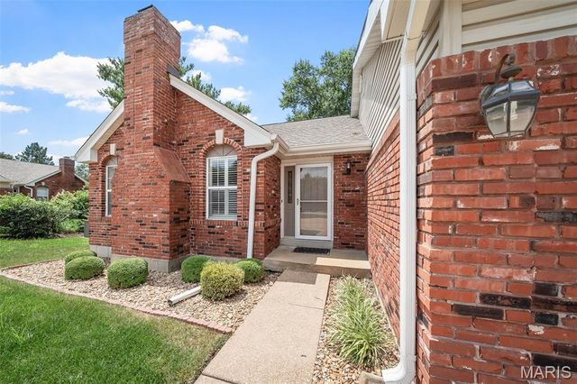 5116 Kennerly Place Drive, St Louis, MO 63128