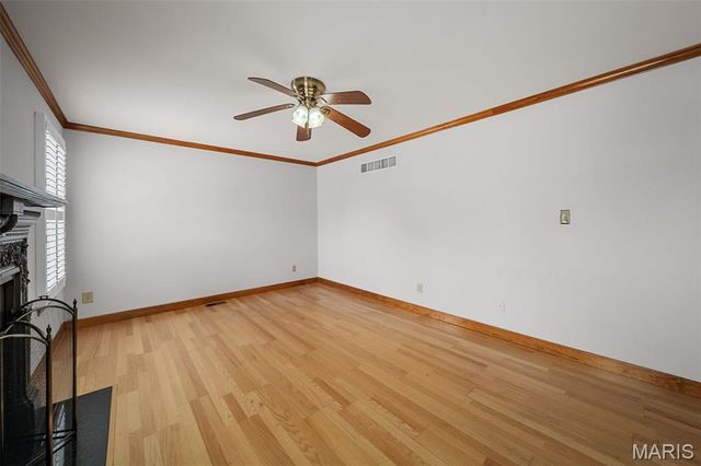 5116 Kennerly Place Drive, St Louis, MO 63128