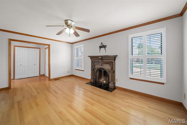 5116 Kennerly Place Drive, St Louis, MO 63128