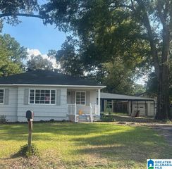110 DABBS AVENUE, Hueytown, AL 35023