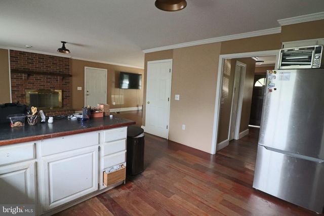 92 APPLE ORCHARD DR, Linden, VA 22642