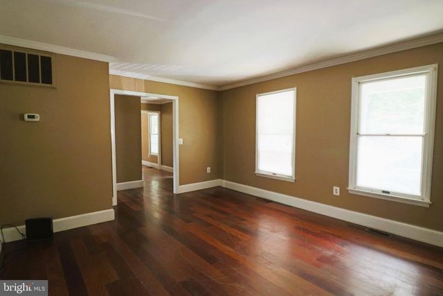 92 APPLE ORCHARD DR, Linden, VA 22642