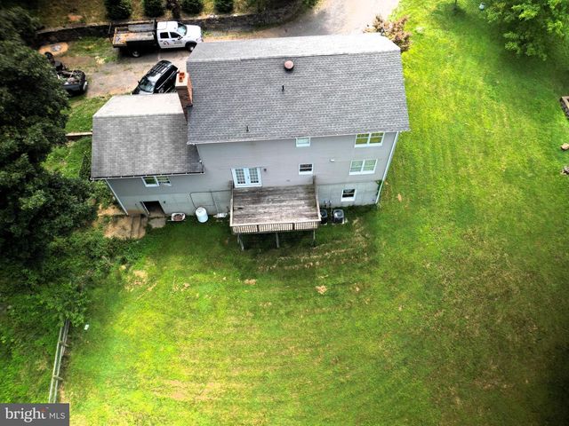 92 APPLE ORCHARD DR, Linden, VA 22642