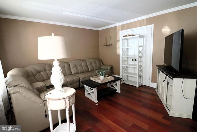 92 APPLE ORCHARD DR, Linden, VA 22642