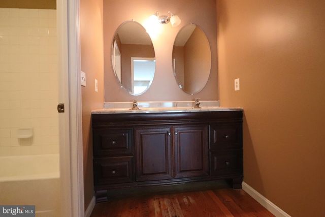 92 APPLE ORCHARD DR, Linden, VA 22642