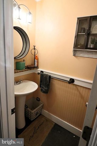 92 APPLE ORCHARD DR, Linden, VA 22642