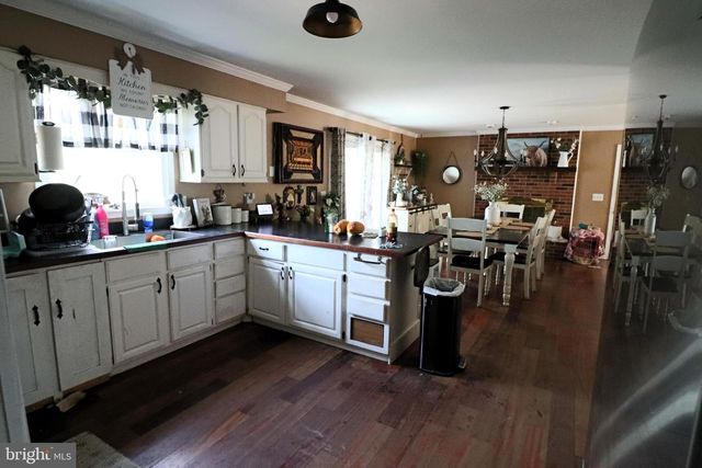 92 APPLE ORCHARD DR, Linden, VA 22642