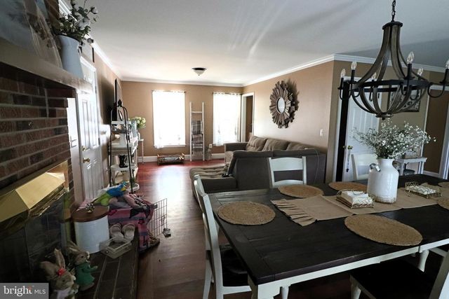 92 APPLE ORCHARD DR, Linden, VA 22642