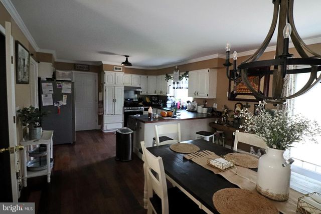 92 APPLE ORCHARD DR, Linden, VA 22642