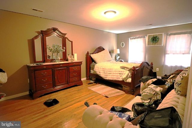 92 APPLE ORCHARD DR, Linden, VA 22642