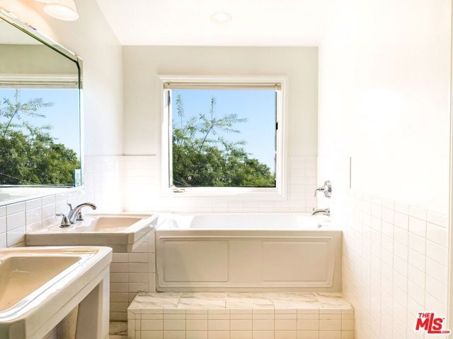 2239 VISTA DEL MAR Place, Los Angeles, CA 90068