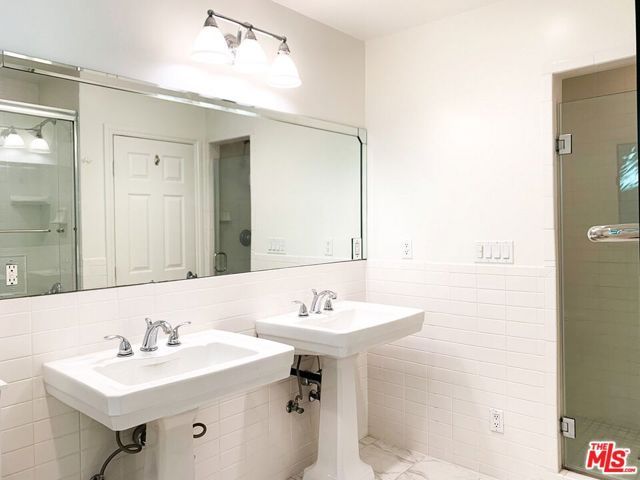 2239 VISTA DEL MAR Place, Los Angeles, CA 90068