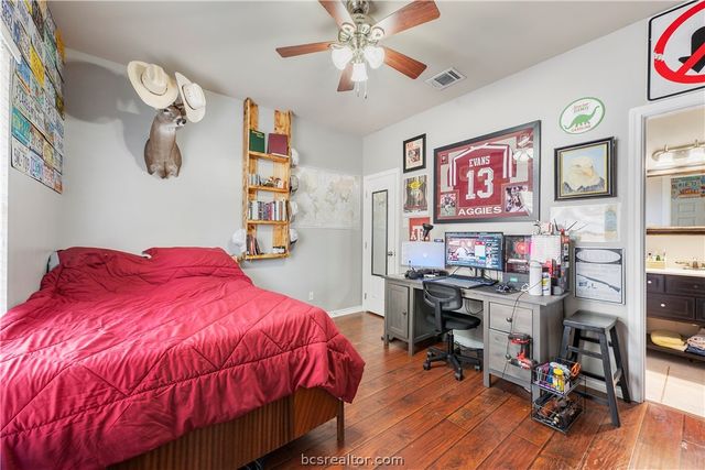 114 Lynn Drive, Bryan, TX 77801