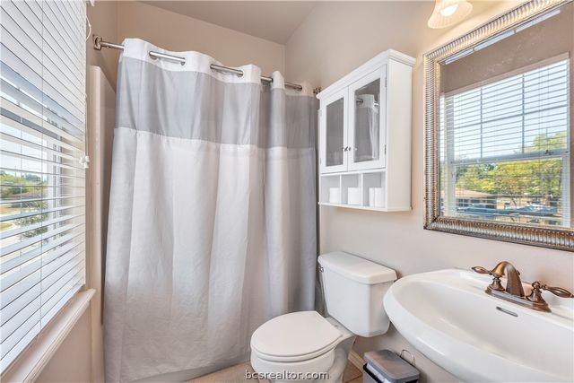 114 Lynn Drive, Bryan, TX 77801