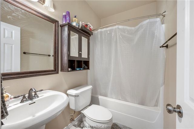 114 Lynn Drive, Bryan, TX 77801