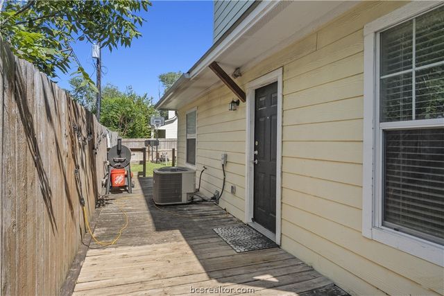 114 Lynn Drive, Bryan, TX 77801