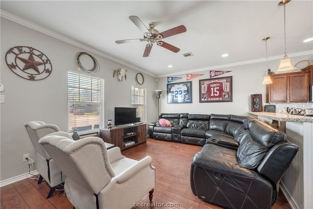 114 Lynn Drive, Bryan, TX 77801