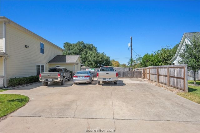 114 Lynn Drive, Bryan, TX 77801